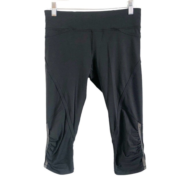 Lululemon Women's Cropped Black Leggings Waist and Back Zip Pockets Size 6 - Picture 1 of 12